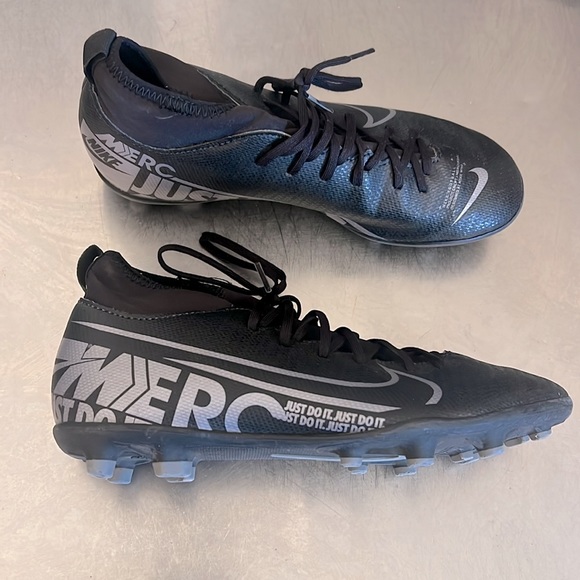 Nike Soccer cleats - Picture 3 of 3